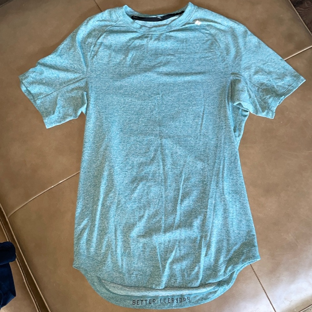 Men’s Lululemon license to train short sleeve shirt